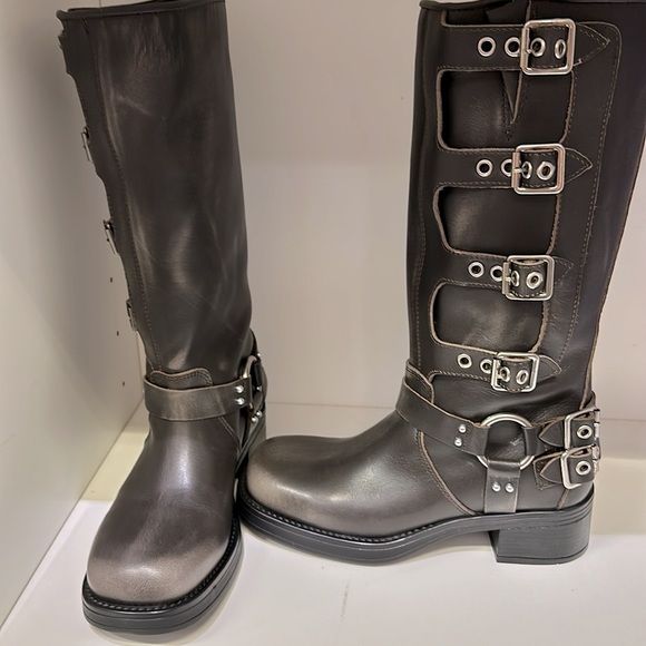 STEVE MADDEN “ROCKY” BROWN DISTRESSED LEATHER TALL BOOT. SIZE 7.5. WORN ONCE - Picture 5 of 5